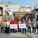 BRI Branch Office Otista dan BRINS Serahkan Simbolis Klaim Asuransi kepada Nasabah Terdampak Kebakaran